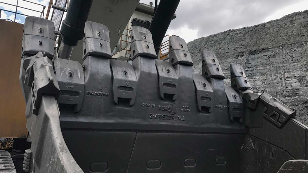 Cast Lips TWINMET equipped with TWINMET and PROMET