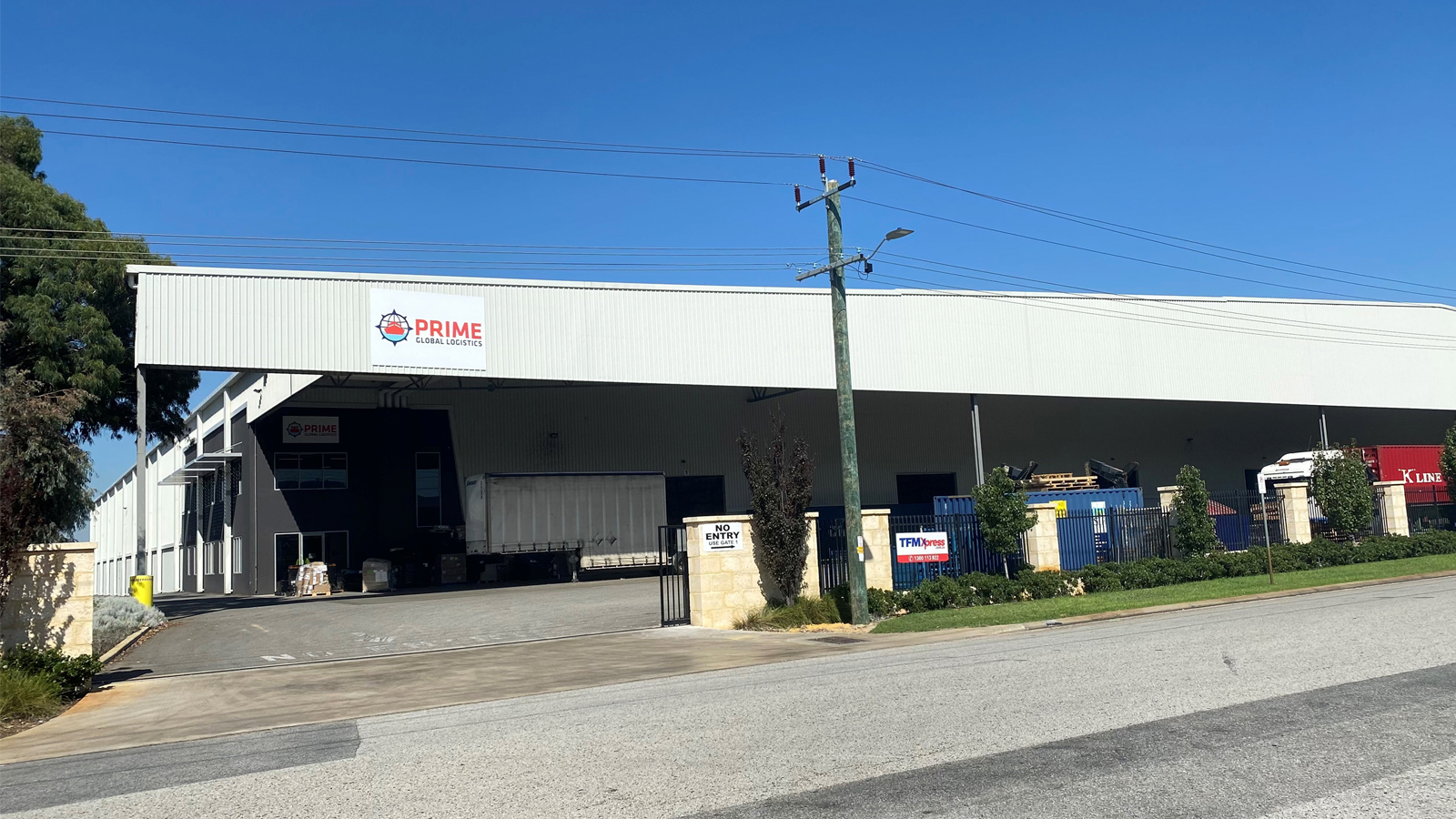 hero_new_warehouse_australia_mtg_mobile_1600x900