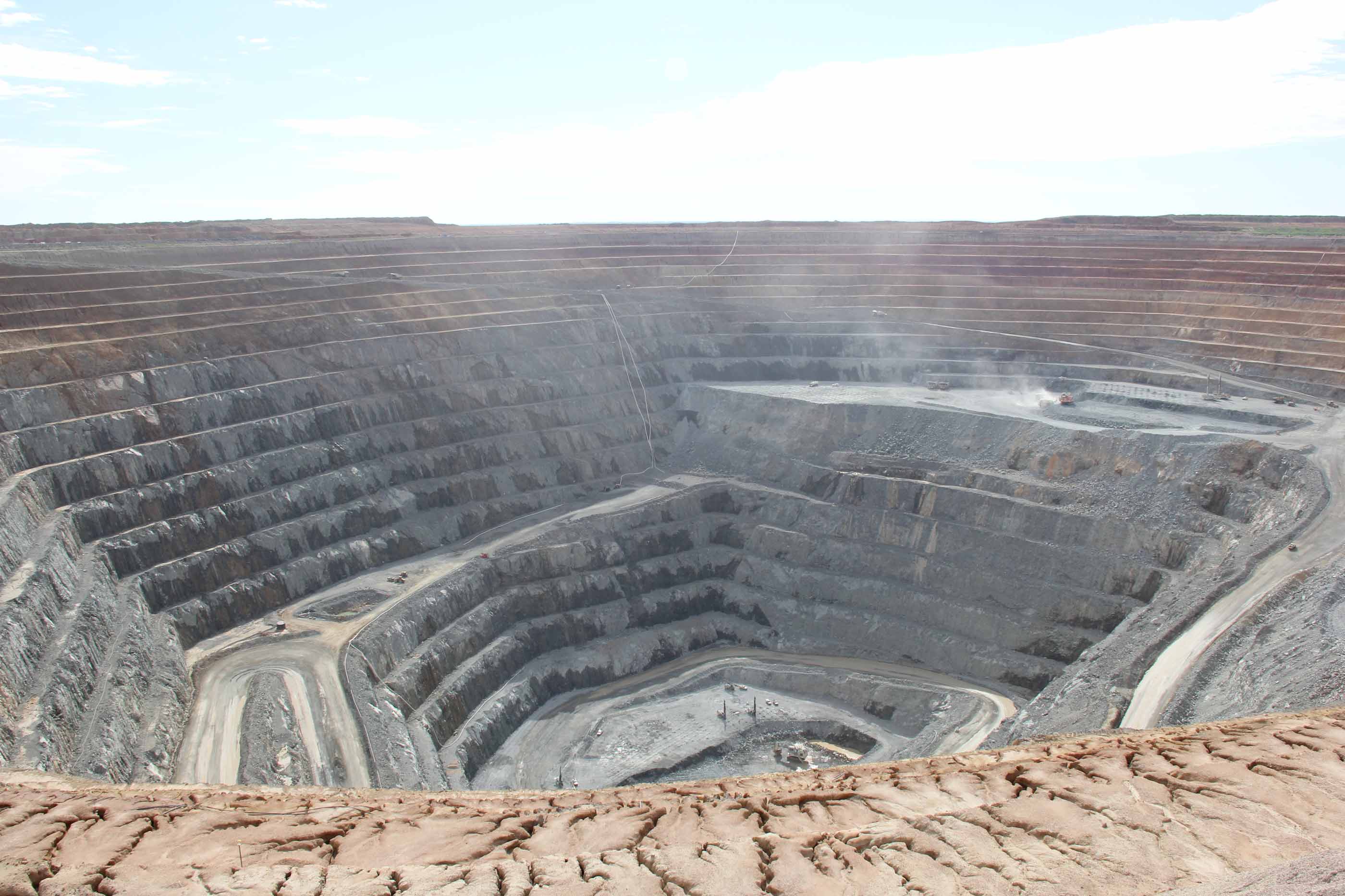 Our wear protection systems for mining buckets provide maximum relability and productivity for the mines.